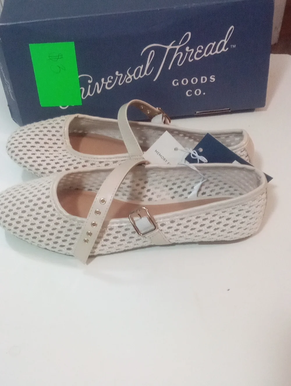 Universal Thread lightweight knit